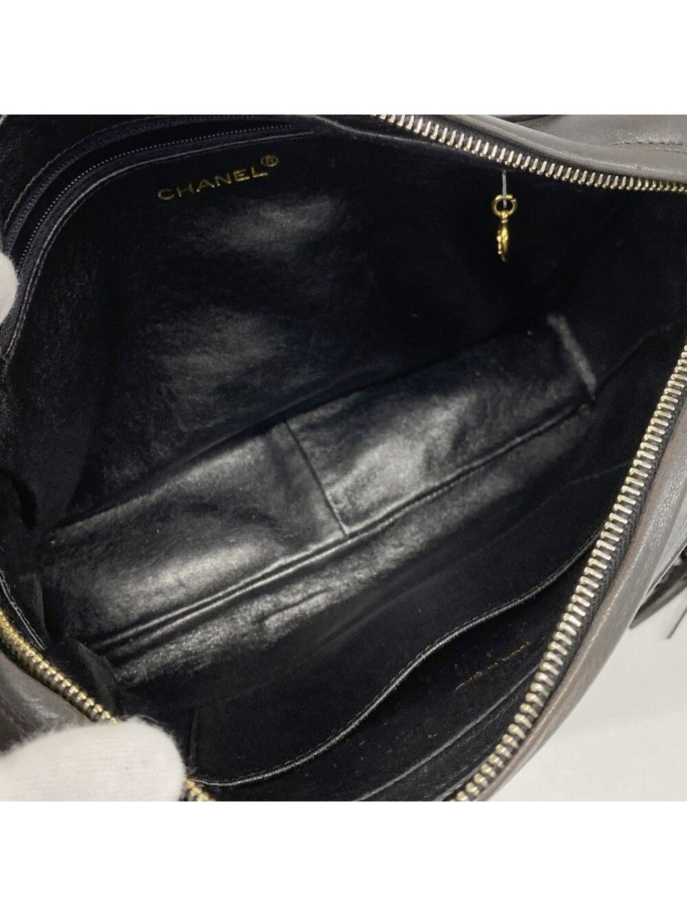 Chanel Shoulder Bag Lambskin Black Gold - Picture 4 of 10